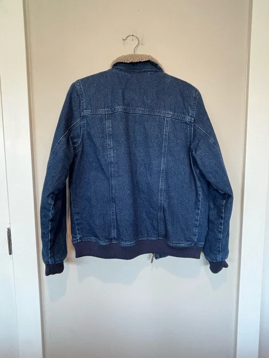 Carhartt Women’s Blue Sherpa-Lined Chore Denim Field Jacket - Picture 2 of 5